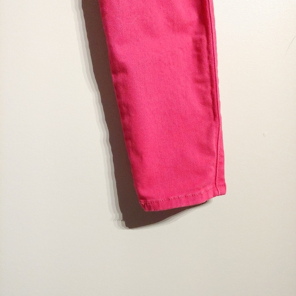 Hollister Jean - Picture 5 of 6